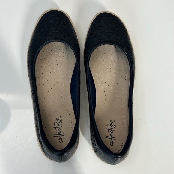 Clarks Collection Perforated Slip On Flats Danelly Art Navy Size 8W - Picture 10 of 14